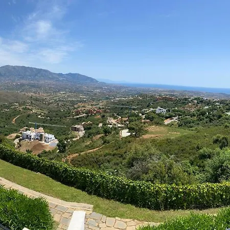 Modern Marbella Villa, Pool, Ocean & Mountain View