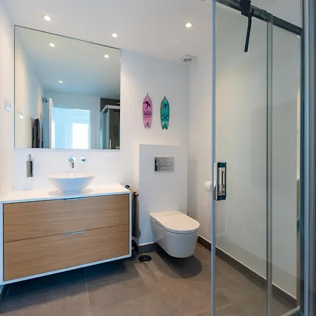 Modern Marbella Villa, Pool, Ocean & Mountain View Holiday home *
