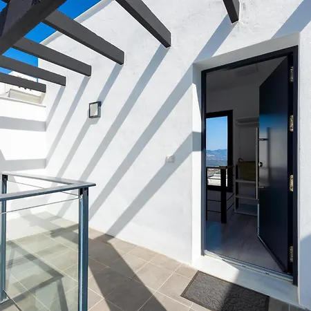 Дом отдыха Modern Marbella Villa, Pool, Ocean & Mountain View La Mairena