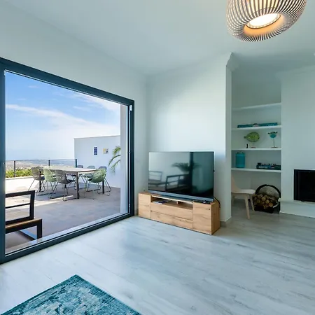 Modern Marbella Villa, Pool, Ocean & Mountain View Holiday home La Mairena
