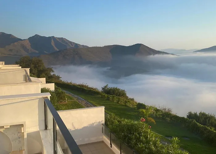 Hébergement de vacances Modern Villa, Pool, Ocean & Mountain View Marbellac
