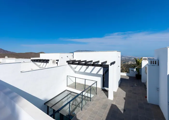 Hébergement de vacances Modern Villa, Pool, Ocean & Mountain View *