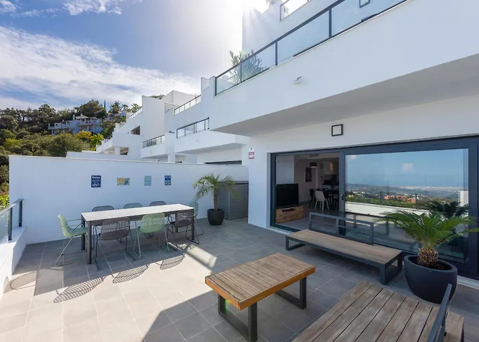 Modern Villa, Pool, Ocean & Mountain View * Marbellac