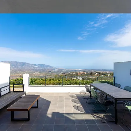 Holiday home Modern Marbella Villa, Pool, Ocean & Mountain View La Mairena